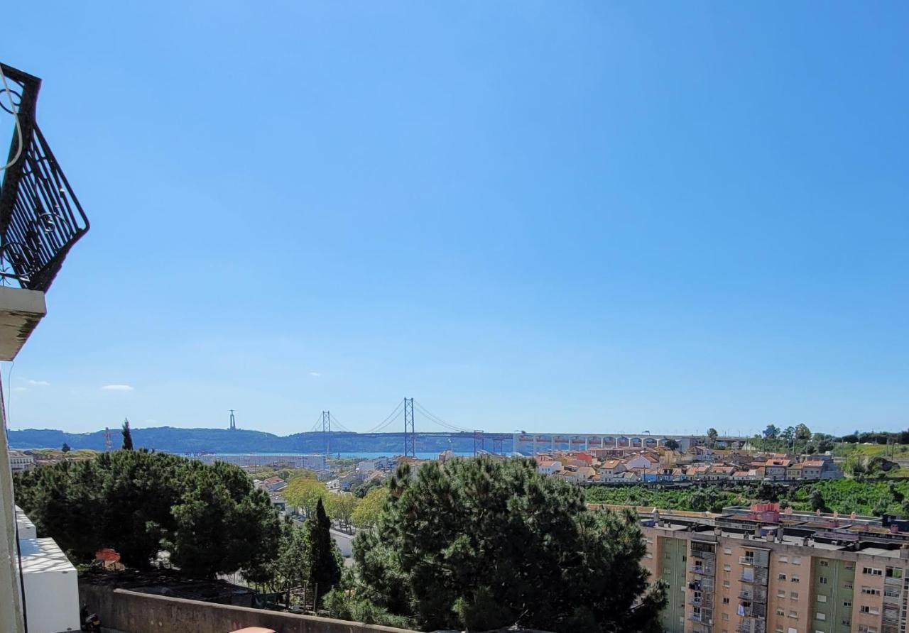 Apartment Prazeres Pool Lissabon